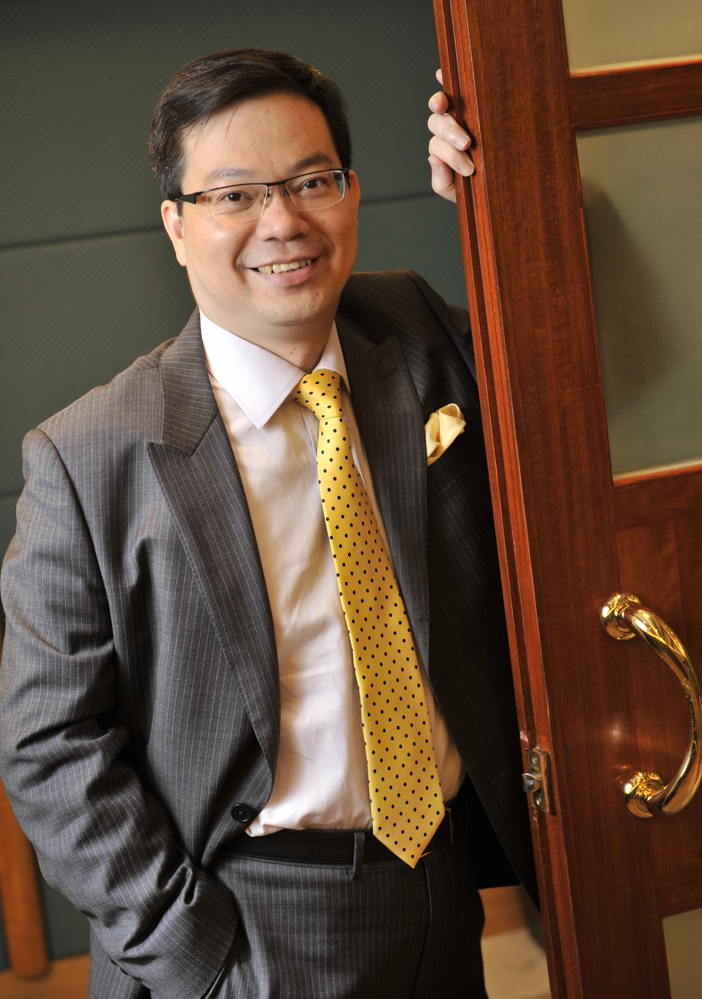 【按揭轉介】【按揭中介】按揭代理業教父黃錦康 按揭轉介極馬】【按揭中介】 銀行按揭 按揭 轉按 加按 mortgage remortgage 按揭轉介